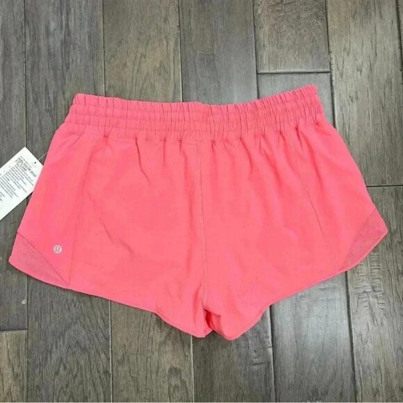 Lululemon NWT Hotty Hot High-Rise Short 2.5" Sakura Pink - Picture 3 of 9